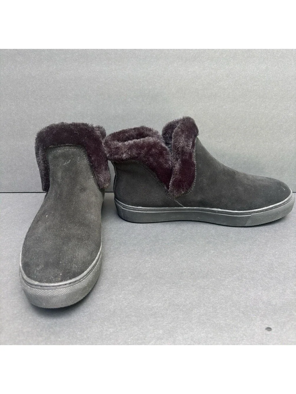 Cougar Duffy Bootie Women’s Size 10 Suede Pull On Faux Fur Trim Ankle Boots